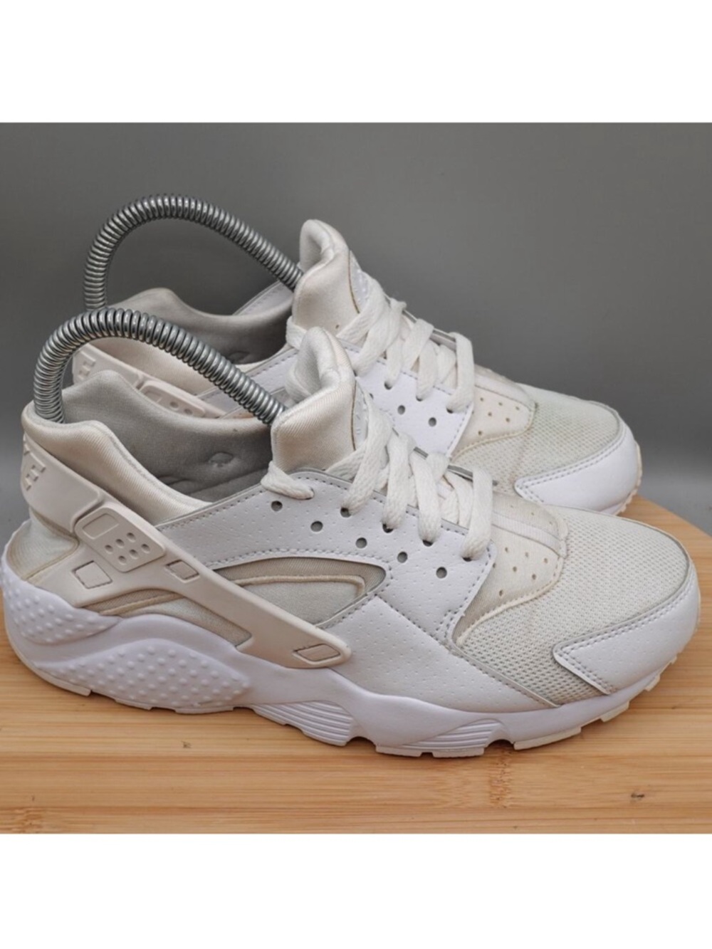 Nike 6Y Womens 7.5 Air Huarache Run GS White‎ Pure Platinum 654275-110 Flaws